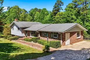 140 28th Ave Dr NW, Hickory, NC 28601 - Photo 2