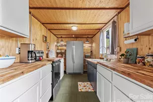 138 Robert Phillips Rd, Bakersville, NC 28705 - Photo 10