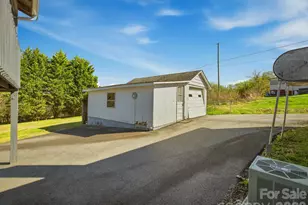 3560 Hartland Rd, Morganton, NC 28655 - Photo 10