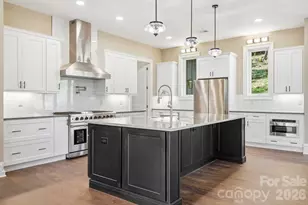 246 Northview Dr, Hendersonville, NC 28791 - Photo 6
