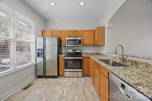 212 S Cedar St, Charlotte, NC 28202 - Photo 4