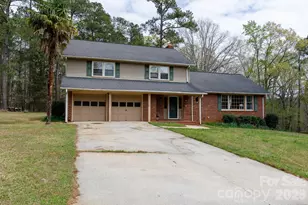 300 Carlisle Ave, Winnsboro, SC 29180 - Photo 2