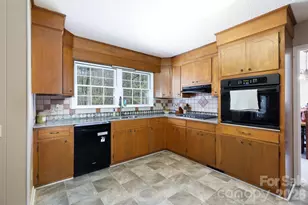 300 Carlisle Ave, Winnsboro, SC 29180 - Photo 14