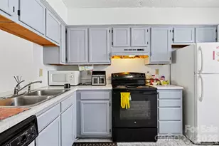 535 Lex Dr, Charlotte, NC 28262 - Photo 2