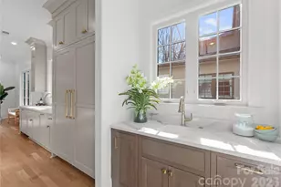 154 N Canterbury Rd, Charlotte, NC 28211 - Photo 20