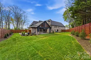 154 N Canterbury Rd, Charlotte, NC 28211 - Photo 4