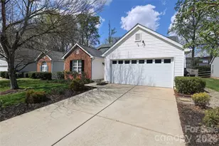 9506 Scotland Hall Ct, Charlotte, NC 28277 - Photo 2