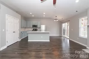 9506 Scotland Hall Ct, Charlotte, NC 28277 - Photo 8