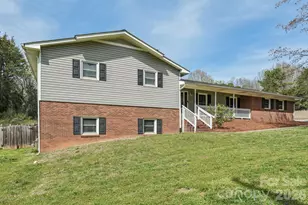 660 S Peace Haven Rd, Winston Salem, NC 27103 - Photo 2