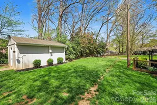 2233 Stonewood Dr, Charlotte, NC 28210 - Photo 30