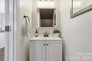 7712 Grapetree Ct, Charlotte, NC 28215 - Photo 10