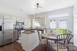 7712 Grapetree Ct, Charlotte, NC 28215 - Photo 6