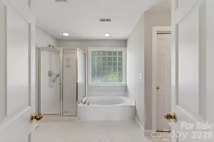 11005 Chilcomb Ct, Charlotte, NC 28262 - Photo 18