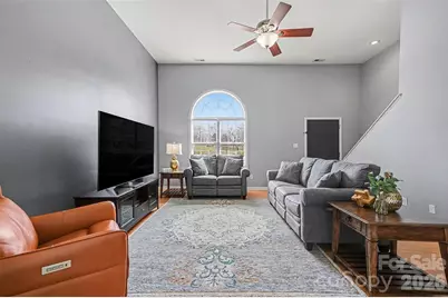 255 19th Avenue SE, Hickory, NC 28602 - Photo 4