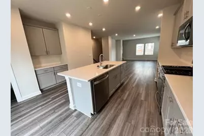 3754 Memorial Parkway, Charlotte, NC 28217 - Photo 6