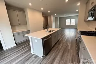 3754 Memorial Pkwy, Charlotte, NC 28217 - Photo 6