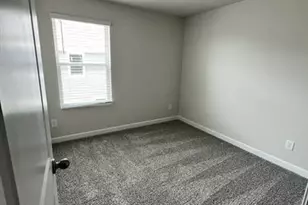 3754 Memorial Pkwy, Charlotte, NC 28217 - Photo 16