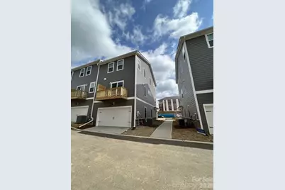3754 Memorial Parkway, Charlotte, NC 28217 - Photo 2