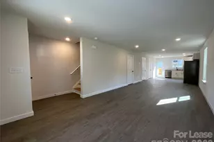 128 18th Street Pl NW, Hickory, NC 28601 - Photo 2