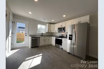 128 18th Street Place NW, Hickory, NC 28601 - Photo 4