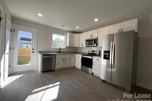 128 18th Street Pl NW, Hickory, NC 28601 - Photo 4