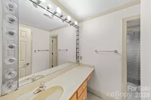 5215 Silchester Ln, Charlotte, NC 28215 - Photo 24