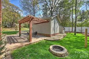 2310 Oldenburg Dr, Charlotte, NC 28210 - Photo 36