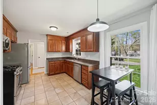 2310 Oldenburg Dr, Charlotte, NC 28210 - Photo 4