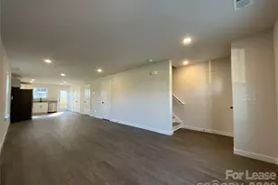 130 18th St Pl NW, Hickory, NC 28601 - Photo 2