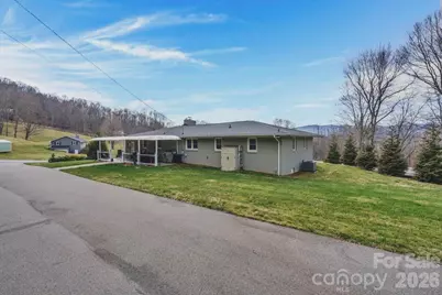 11974 US Highway 421 Highway N, Zionville, NC 26989 - Photo 4