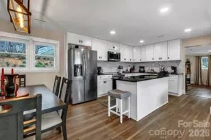 11974 US Hwy 421 Hwy N, Zionville, NC 26989 - Photo 16