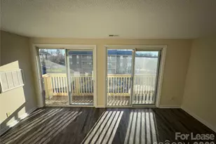 1604 Arlyn Cir, Charlotte, NC 28213 - Photo 2