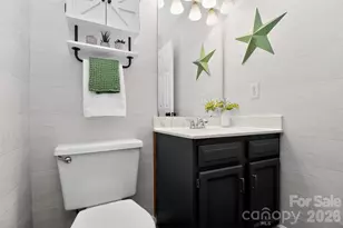 10729 Schooner Bay Ln, Charlotte, NC 28215 - Photo 18