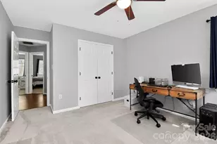 10729 Schooner Bay Ln, Charlotte, NC 28215 - Photo 24