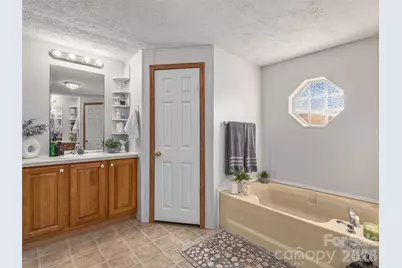 114 Gateway Cove, Canton, NC 28716 - Photo 14