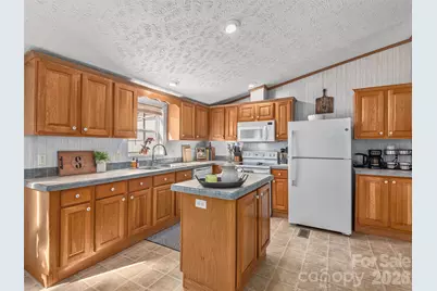 114 Gateway Cove, Canton, NC 28716 - Photo 10