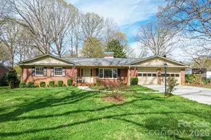513 2nd Ave Pl NE, Conover, NC 28613 - Photo 2