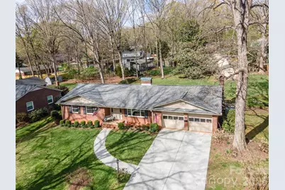 513 2nd Avenue Place NE, Conover, NC 28613 - Photo 1