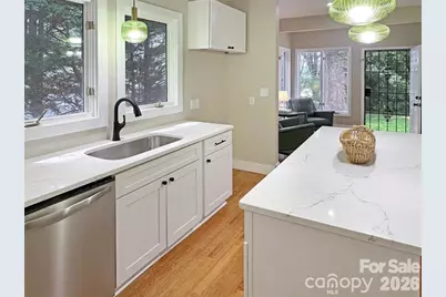 317 8th Street NW, Hickory, NC 28601 - Photo 10