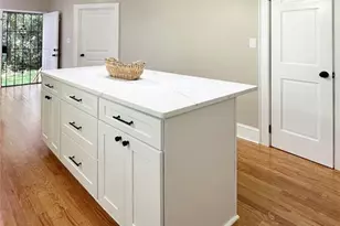 317 8th St NW, Hickory, NC 28601 - Photo 12