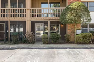 427 6th Ave W, Hendersonville, NC 28739 - Photo 2