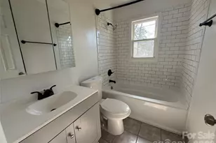 421 Honeywood Ave, Charlotte, NC 28216 - Photo 10