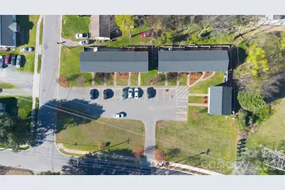 421 Honeywood Avenue, Charlotte, NC 28216 - Photo 2