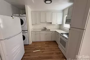 421 Honeywood Ave, Charlotte, NC 28216 - Photo 6