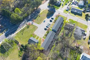 421 Honeywood Ave, Charlotte, NC 28216 - Photo 12