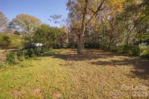 2143 Camp Greene St, Charlotte, NC 28208 - Photo 16