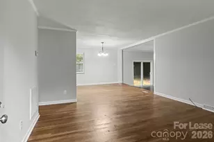 5300 Hickory Ln, Charlotte, NC 28216 - Photo 6