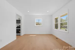 4946 Morgan St, Charlotte, NC 28208 - Photo 12