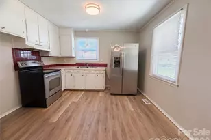 4402 Ginger Dr, Gastonia, NC 28056 - Photo 2