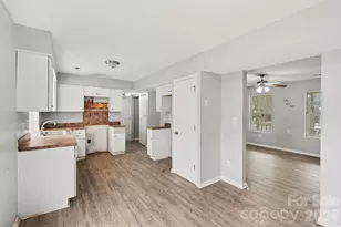 7139 Markway Dr, Charlotte, NC 28215 - Photo 10